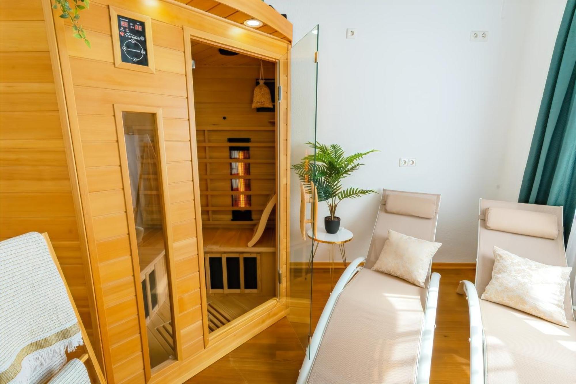 The Big Muenster Fuer Bis Zu 12, Whirlpool, Sauna, Zentral, Tischfussball, Balkon, Gasgrill Ulm Ngoại thất bức ảnh