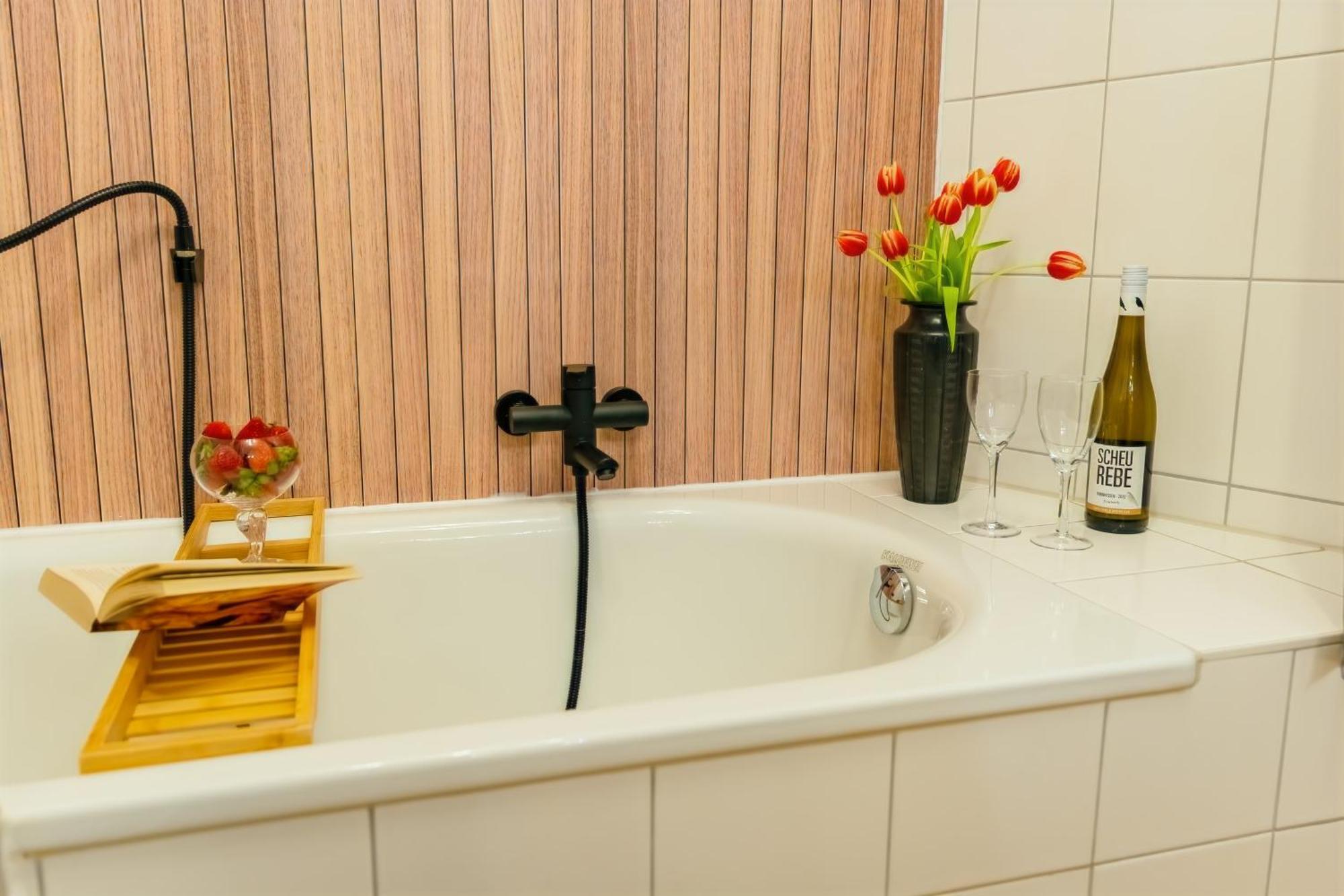 The Big Muenster Fuer Bis Zu 12, Whirlpool, Sauna, Zentral, Tischfussball, Balkon, Gasgrill Ulm Ngoại thất bức ảnh
